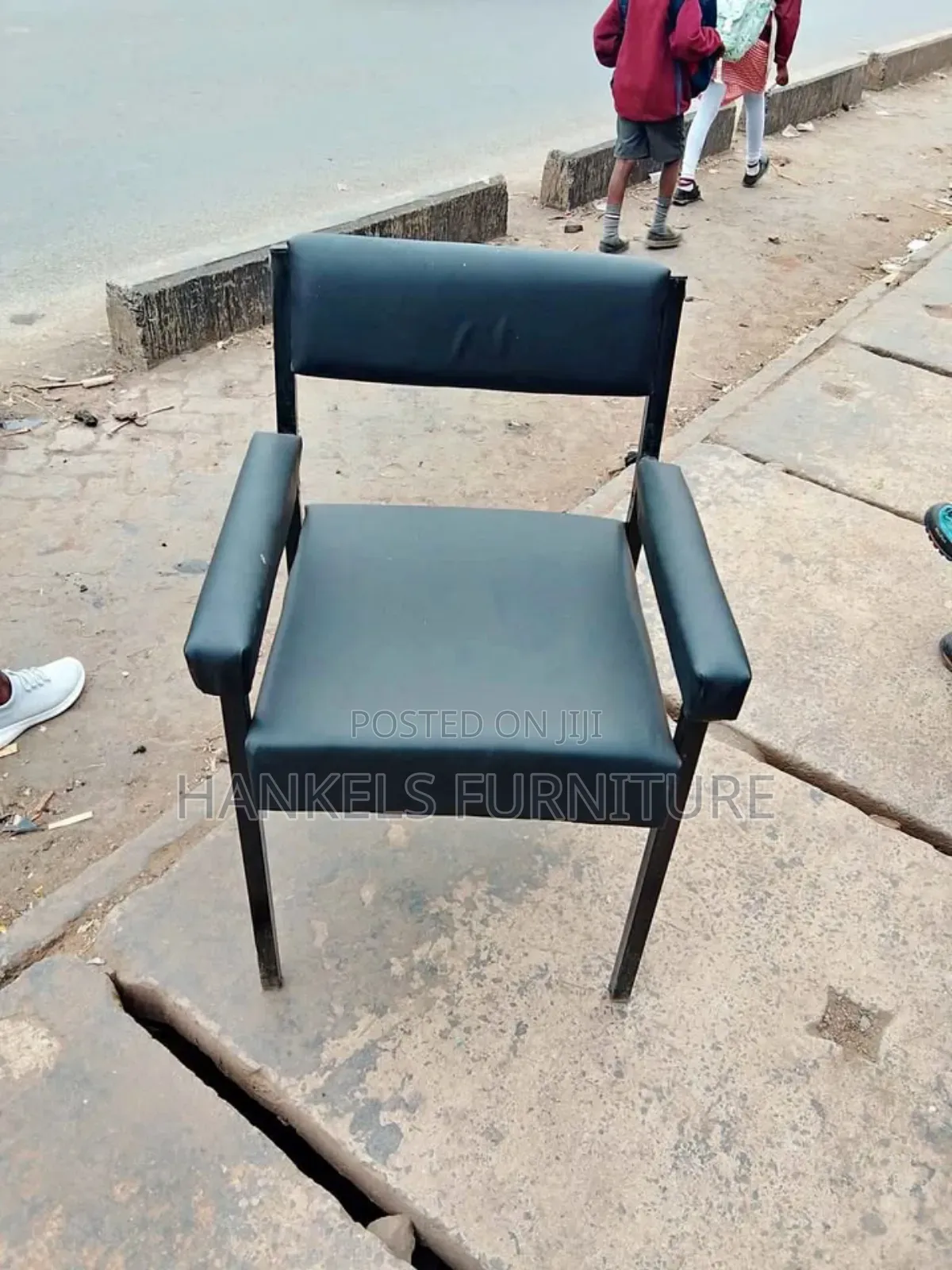 Simple Metallic Leather Chair – Comfortable With Armrests