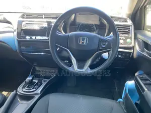 Honda Grace 2018 White