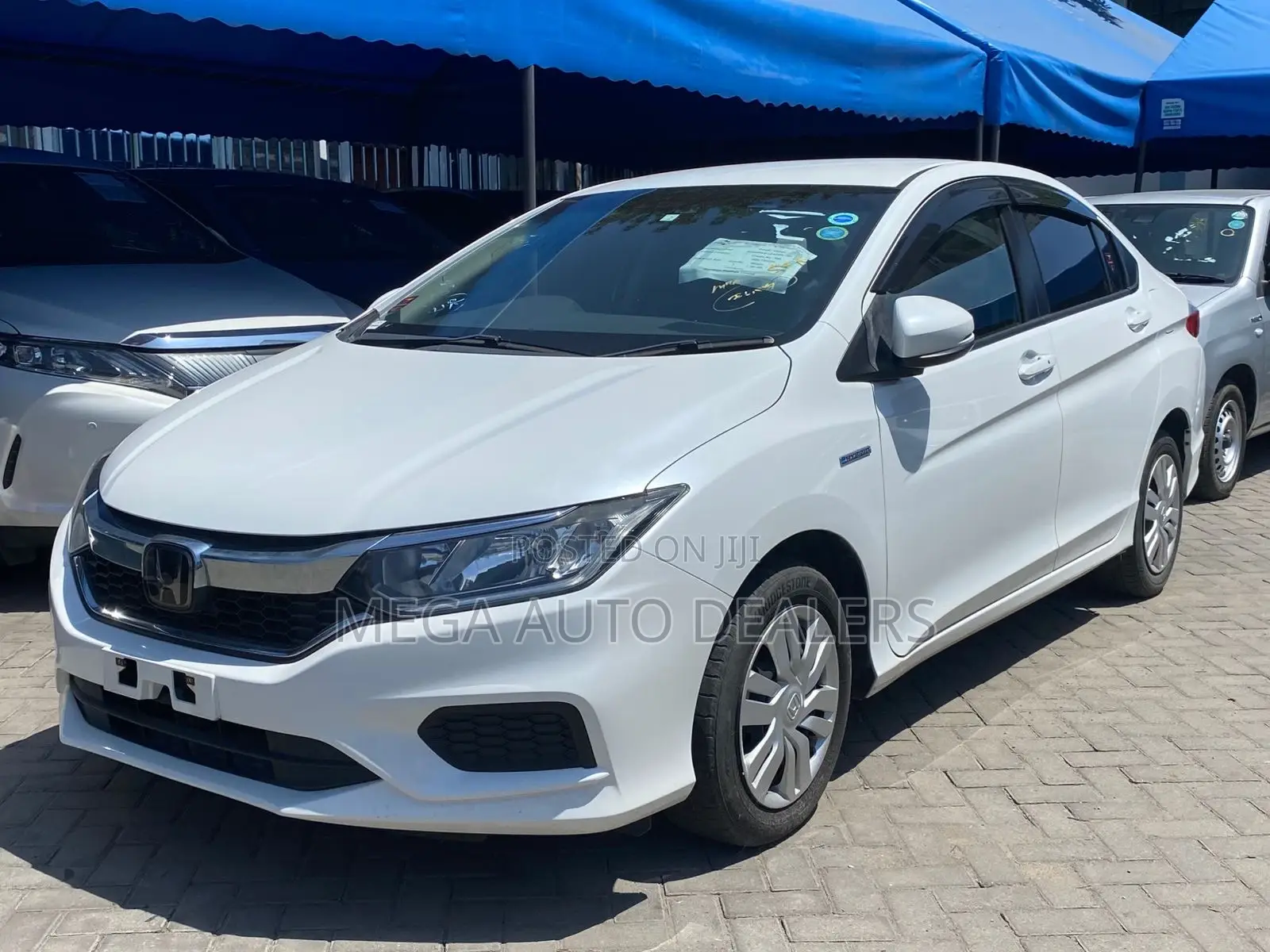 Honda Grace 2018 White
