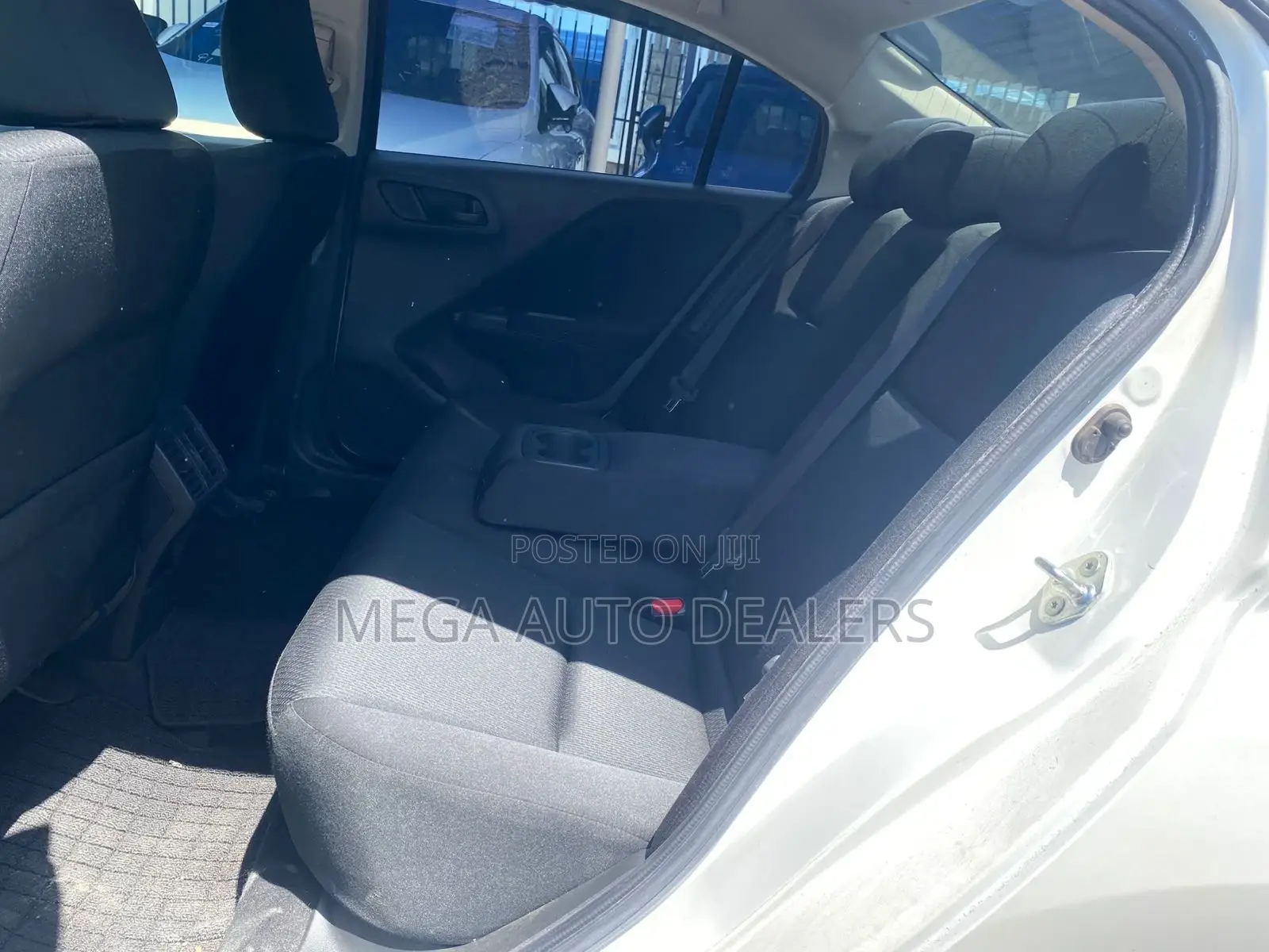 Honda Grace 2018 White