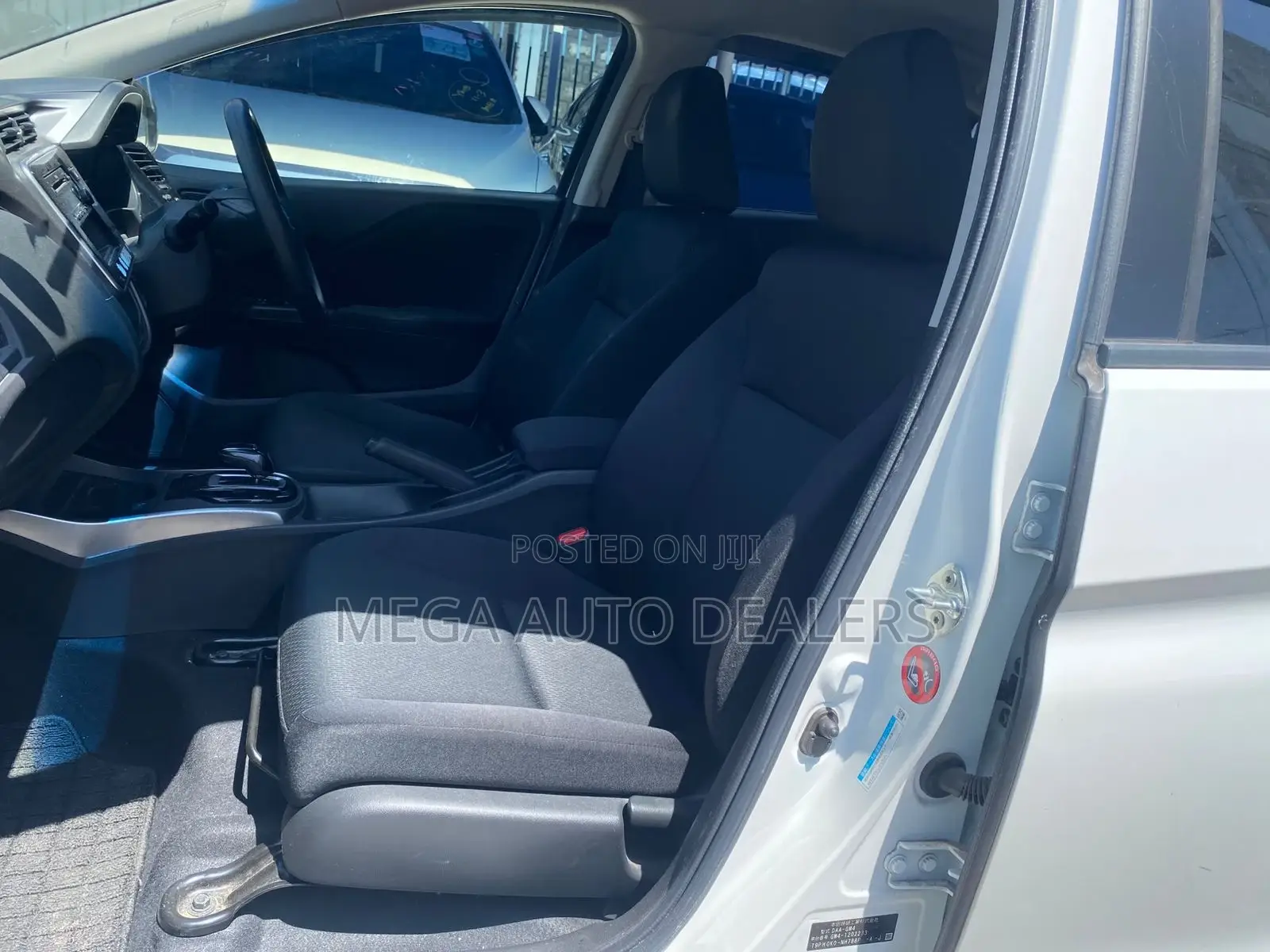 Honda Grace 2018 White