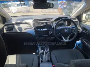 Honda Grace 2018 White
