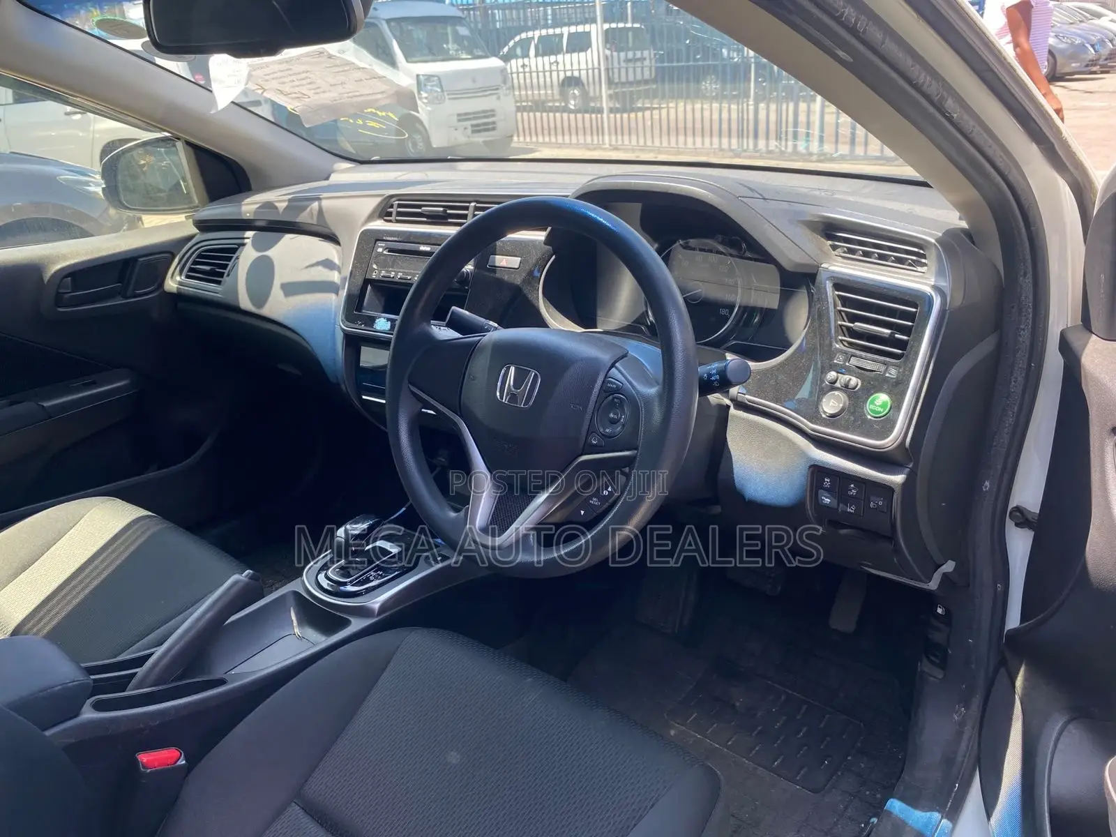 Honda Grace 2018 White