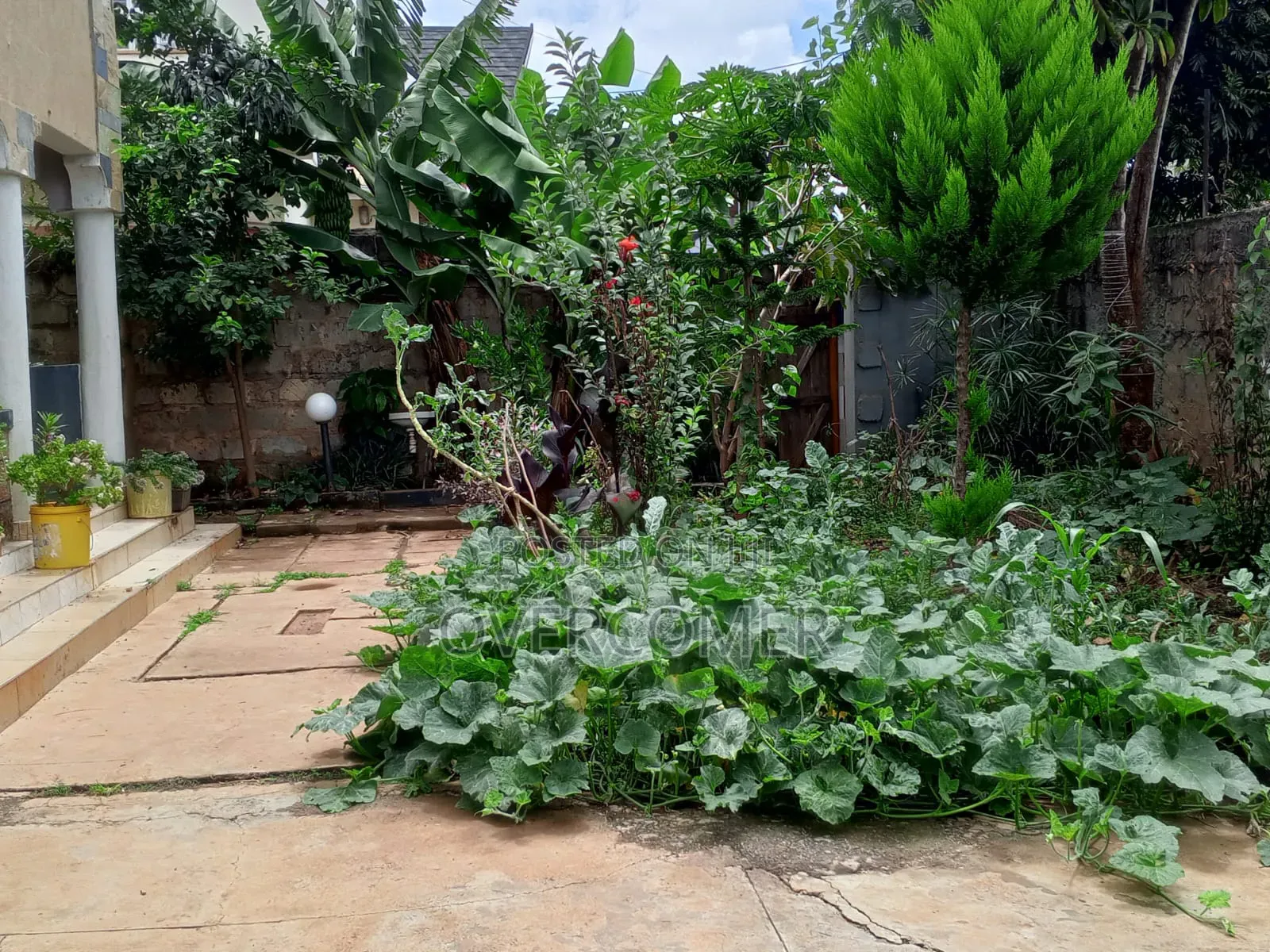 Furnished 4bdrm House in Kenyatta Road / Theta  for sale