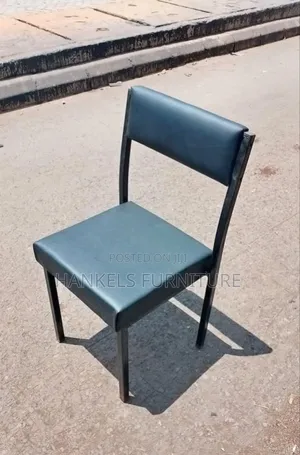 Office Visitor Chair – Metallic Frame Padded Leather Seat