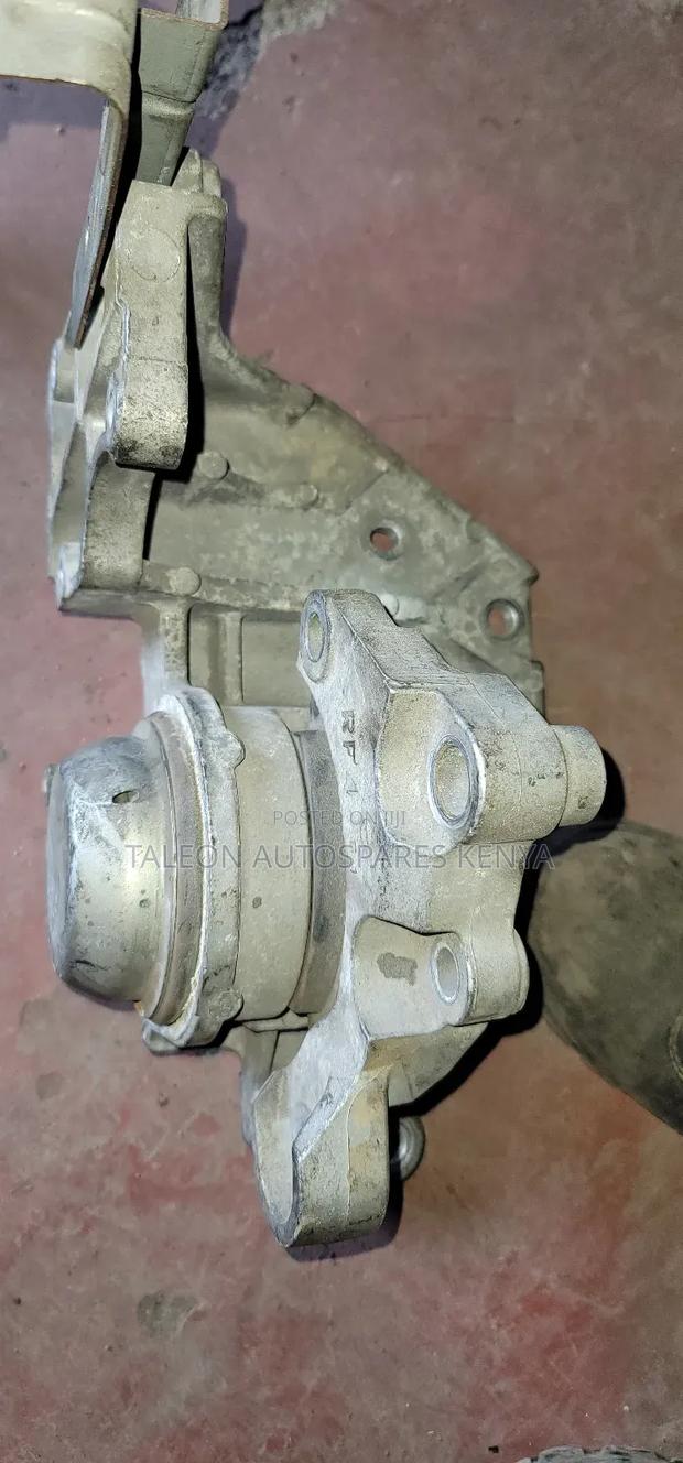 Nissan Xtrail Nt 32 Gearbox Mountain - thumbnail 3