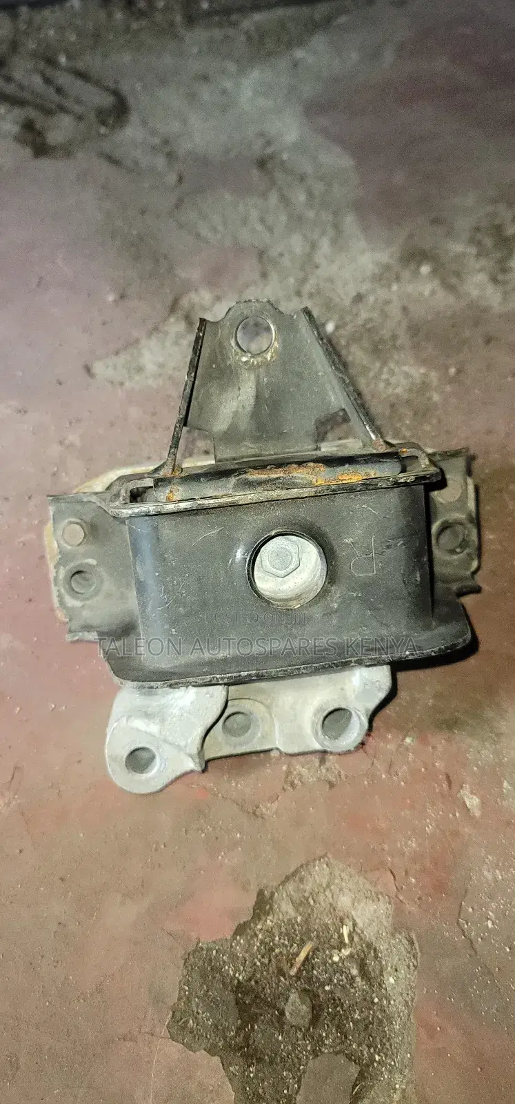 Mitsubishi Outlander 2018 Engine Mountain
