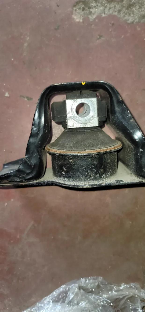 Nissan Tiida,Ad,Wing Road Engine Mountain - main view