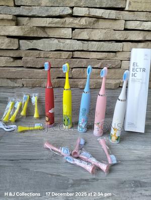 Sonic Electric Toothbrush With 6heads and a Charger for Ages 3yrs+