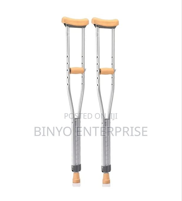 Adjustable Armpit Clutches - main view