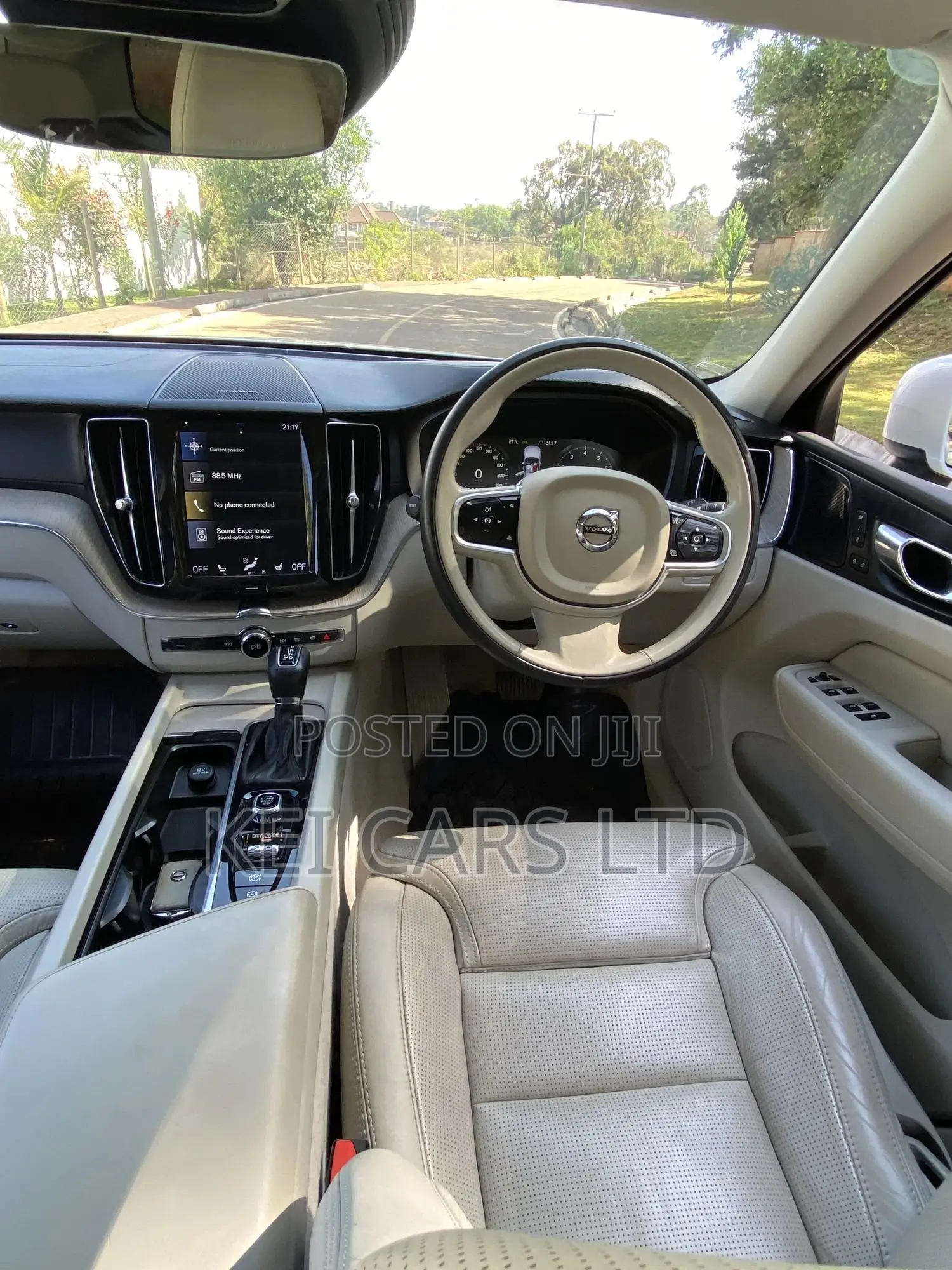 Volvo XC60 2018 White