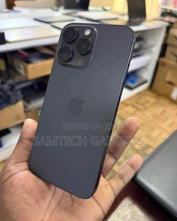 Apple iPhone 15 Pro Max 1 TB Black - main view