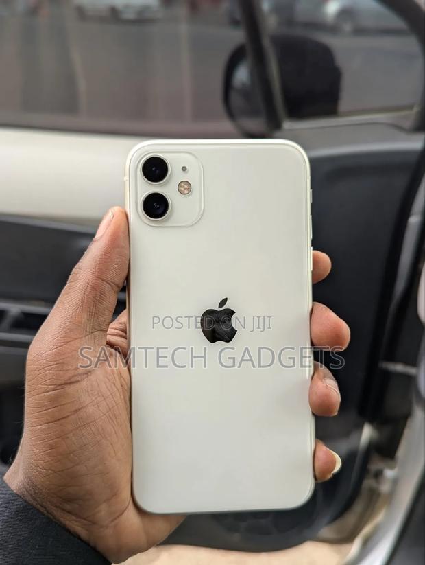 Apple iPhone 11 128 GB White - main view