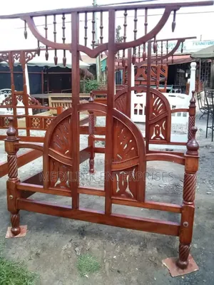Royal Mahogany Crafted Swahili Daybed Poster Made
