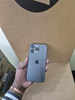 Apple iPhone 15 Pro Max 1 TB Gold