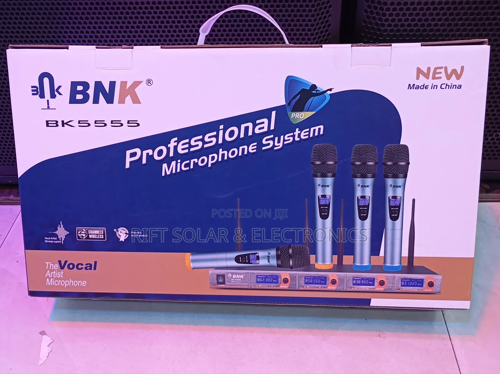 BNK Bk5555 4 Microphones Wireless With 150 Meters Frequency Range