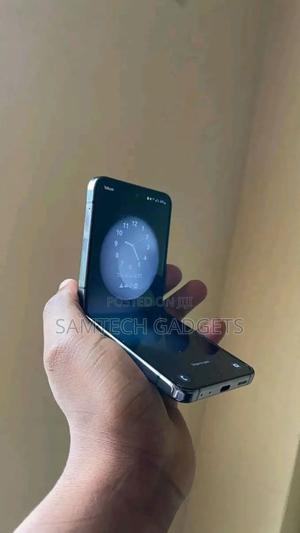 Samsung Galaxy Z Flip 5 256 GB Gray - thumbnail 2