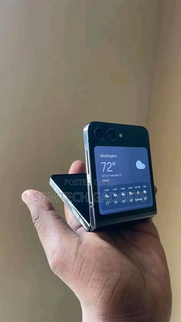 Samsung Galaxy Z Flip 5 256 GB Gray - thumbnail 4