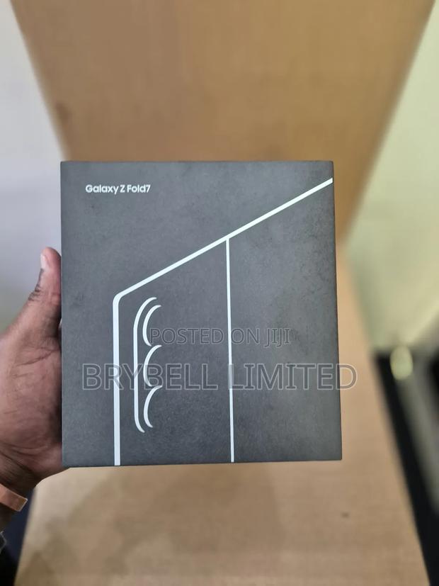 New Samsung Galaxy Z Fold7 256 GB Blue - main view