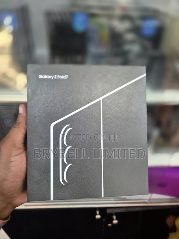New Samsung Galaxy Z Fold7 256 GB Black - thumbnail 3
