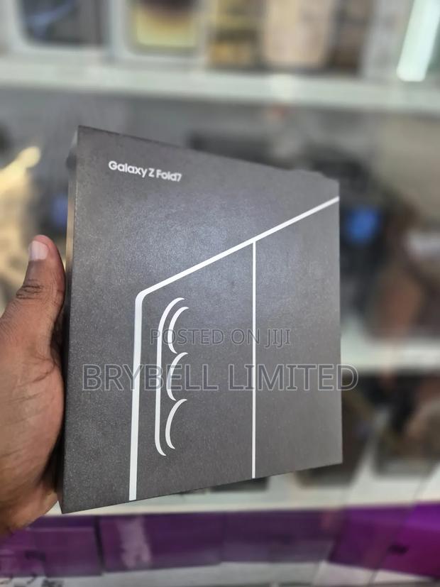 New Samsung Galaxy Z Fold7 256 GB Black - thumbnail 4