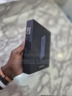 New Samsung Galaxy Z Fold6 256 GB Blue