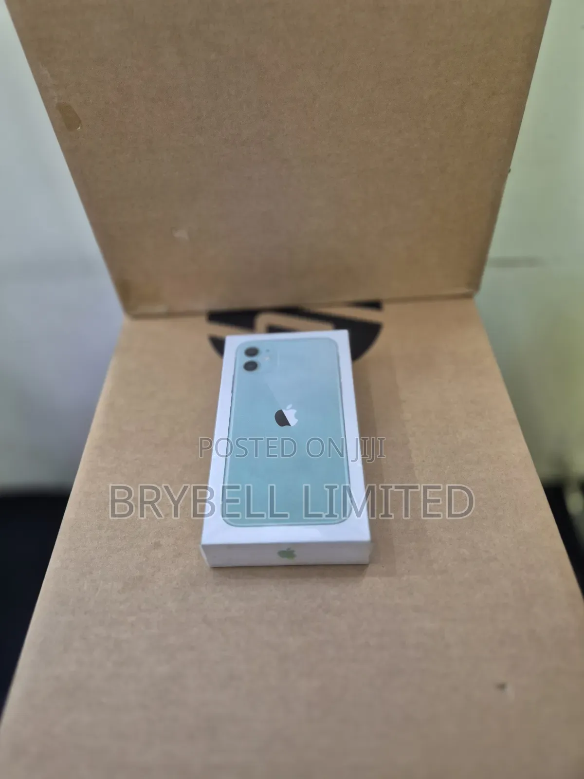 New Apple iPhone 11 128 GB Green