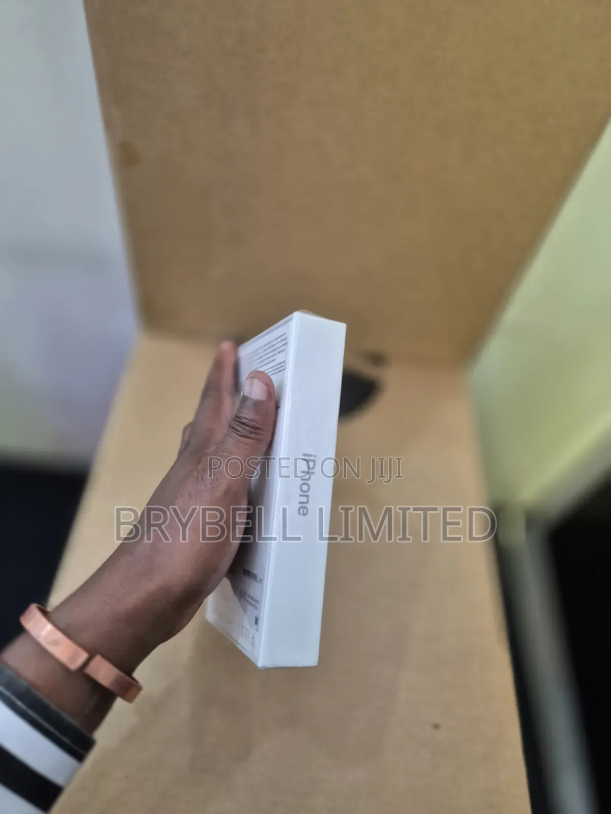 New Apple iPhone 11 128 GB White