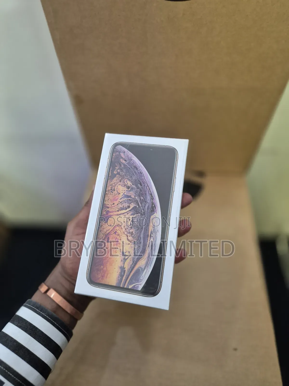 New Apple iPhone XS Max 256 GB Gold