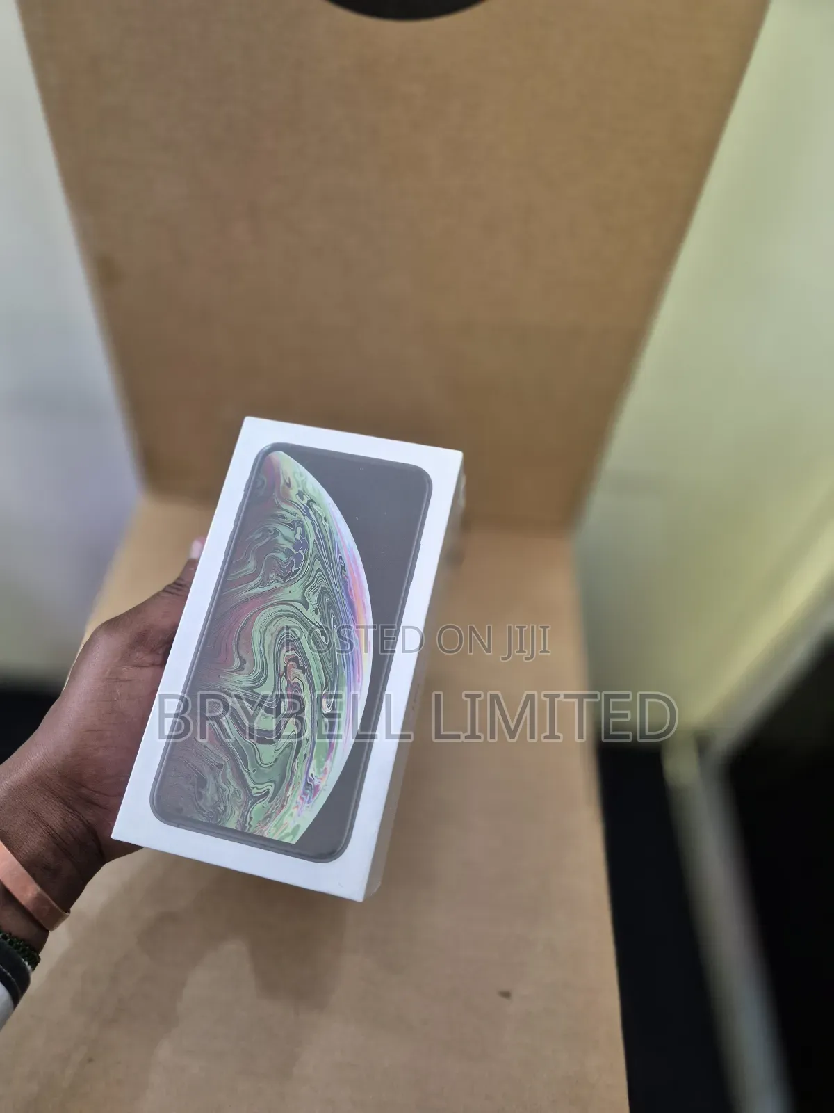 New Apple iPhone XS Max 256 GB Gray