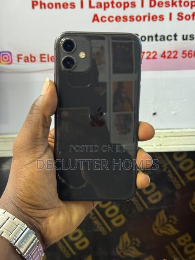 Apple iPhone 11 128 GB Black - main view