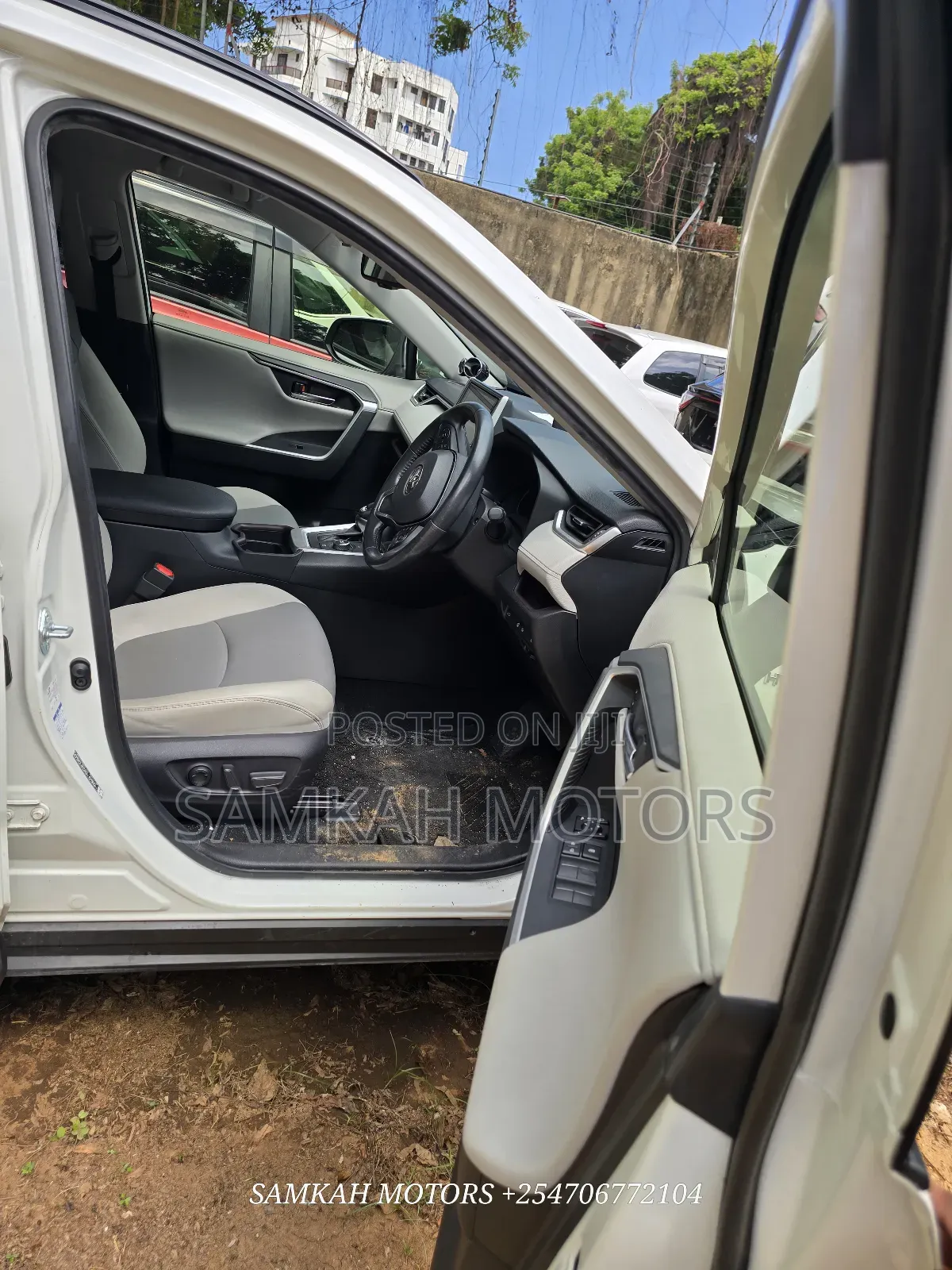 Toyota RAV4 Hybrid 2020 White