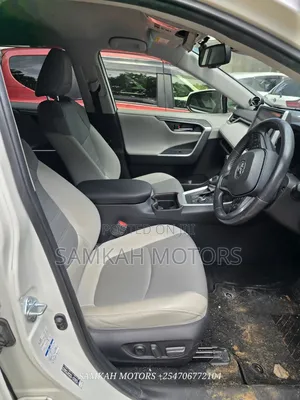 Toyota RAV4 Hybrid 2020 White