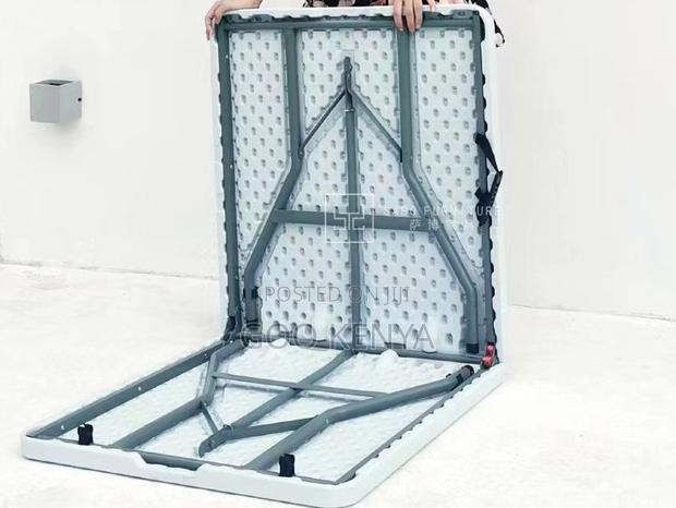 Home Table; High-Load Capacity Commercial Rectangular Folding Table - thumbnail 4