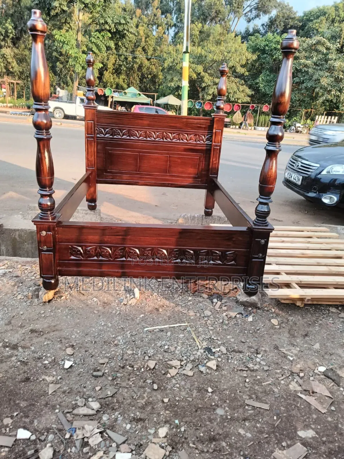 Mahogany Walnut 6*6 Poster Bed