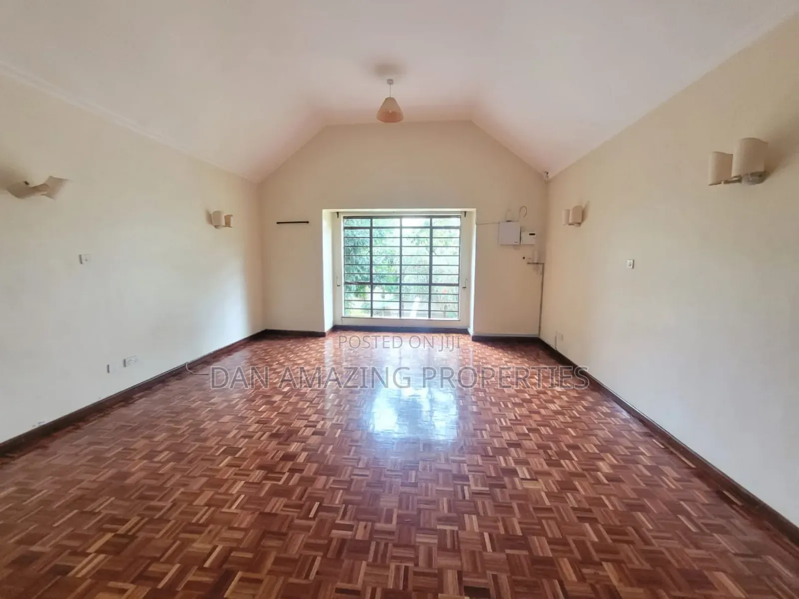 6bdrm Maisonette in Lavington Plus Dsq for rent