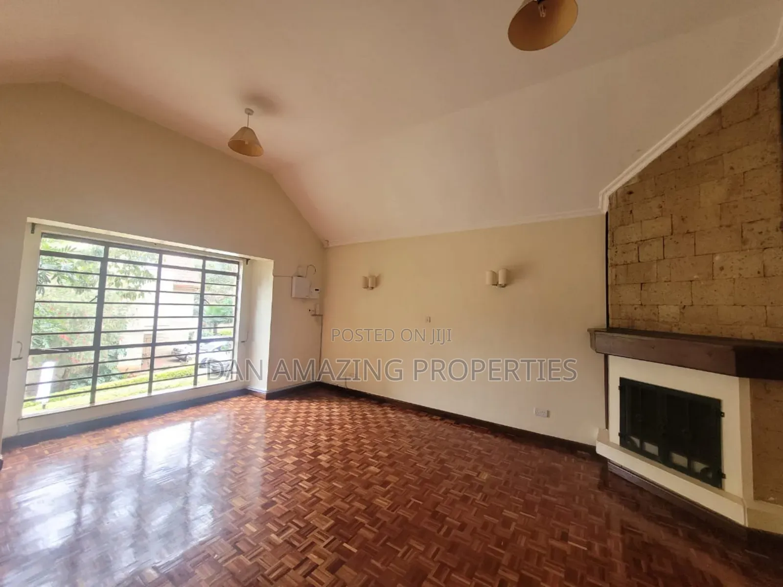 6bdrm Maisonette in Lavington Plus Dsq for rent