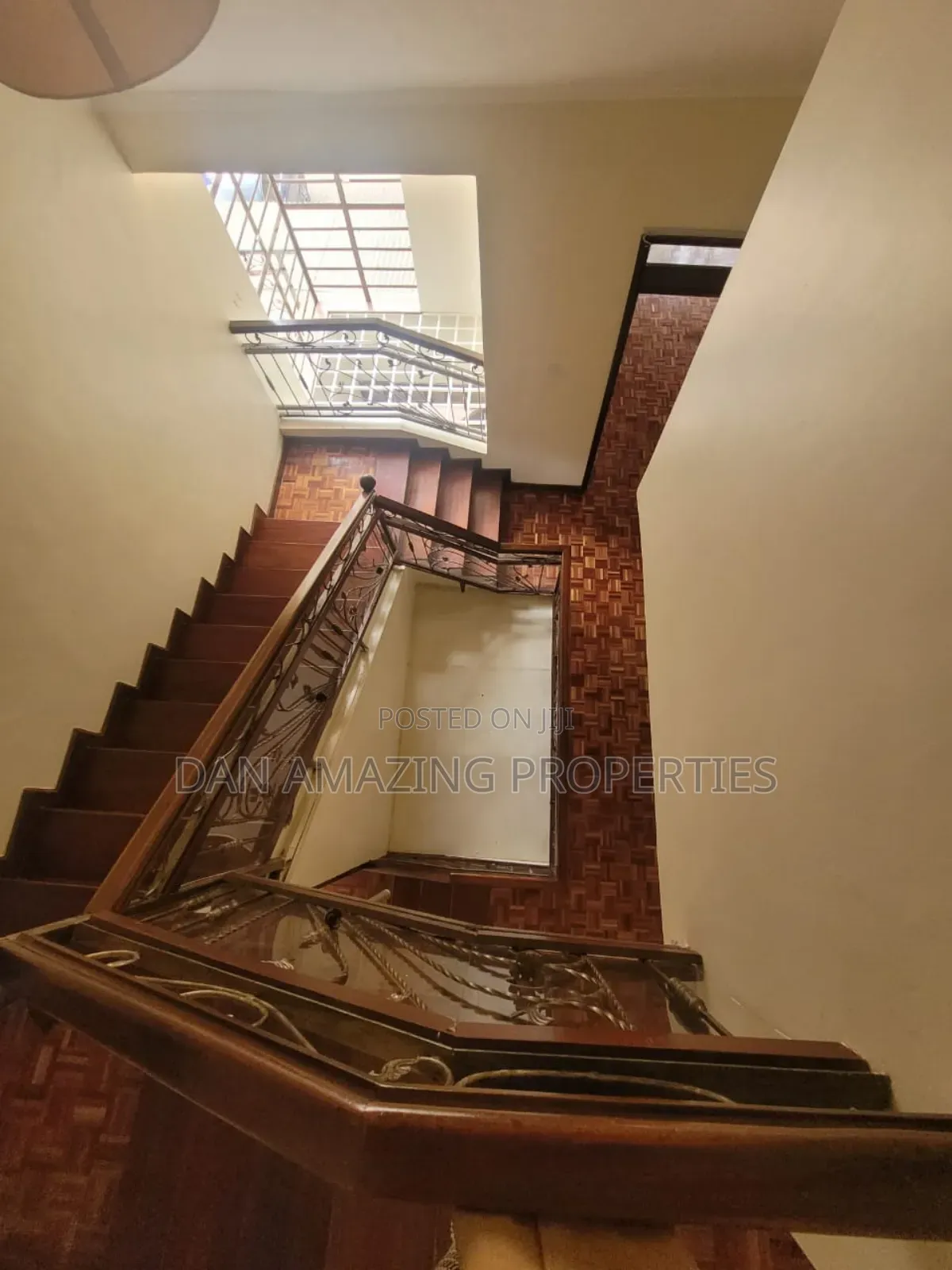 6bdrm Maisonette in Lavington Plus Dsq for rent