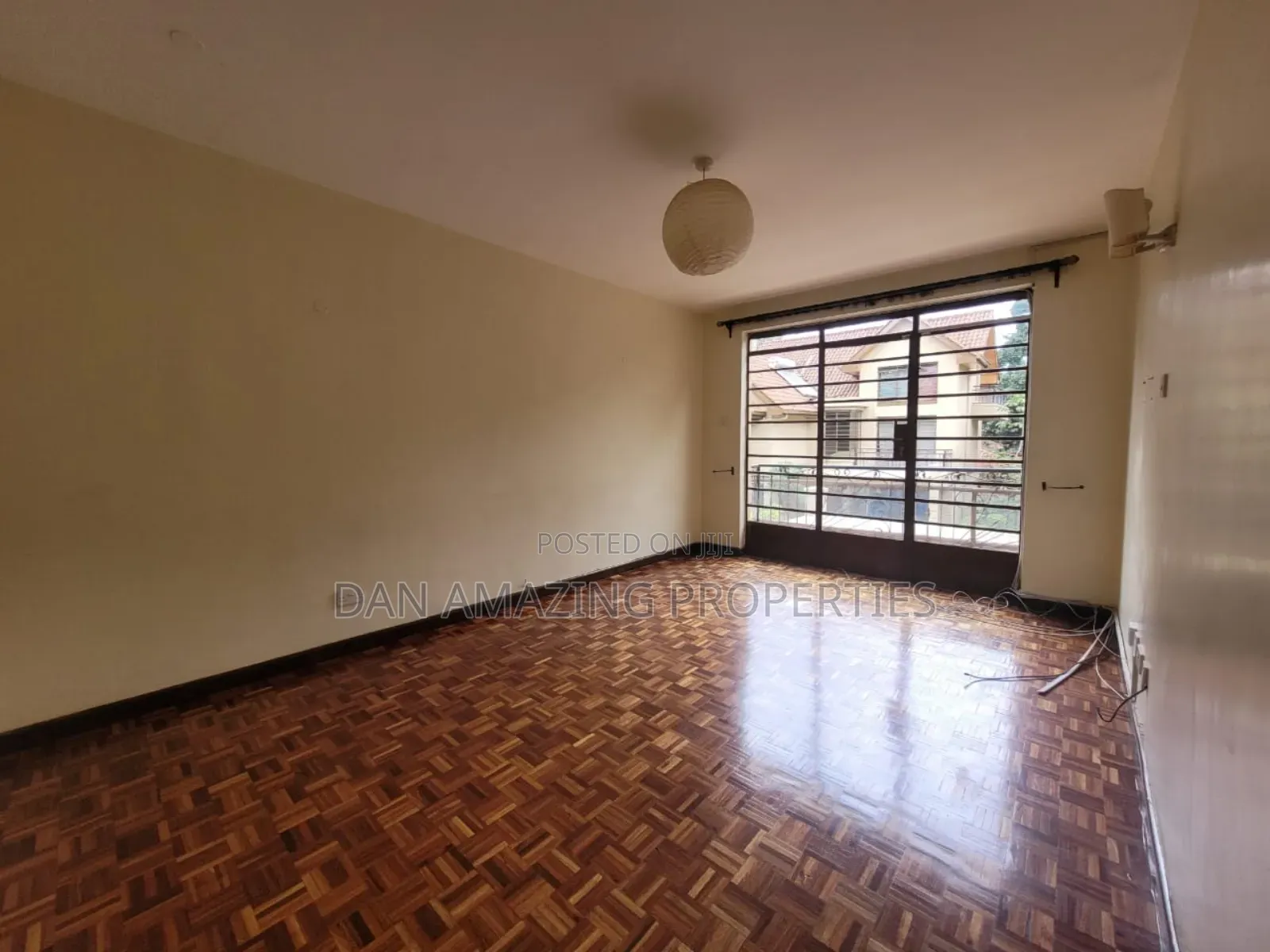 6bdrm Maisonette in Lavington Plus Dsq for rent