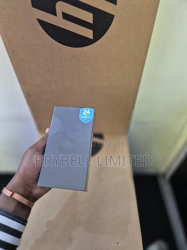 New Samsung Galaxy S22 5G 128 GB Black - thumbnail 3