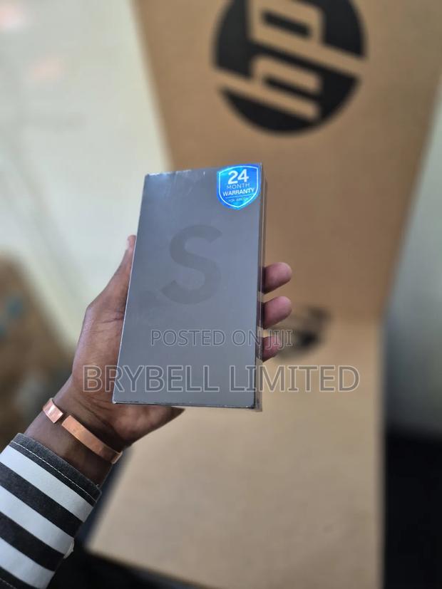 New Samsung Galaxy S22 5G 128 GB Black - thumbnail 4