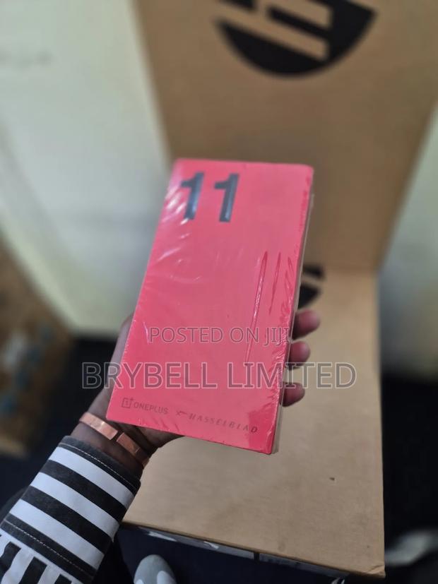 New OnePlus 11 256 GB Black - thumbnail 3