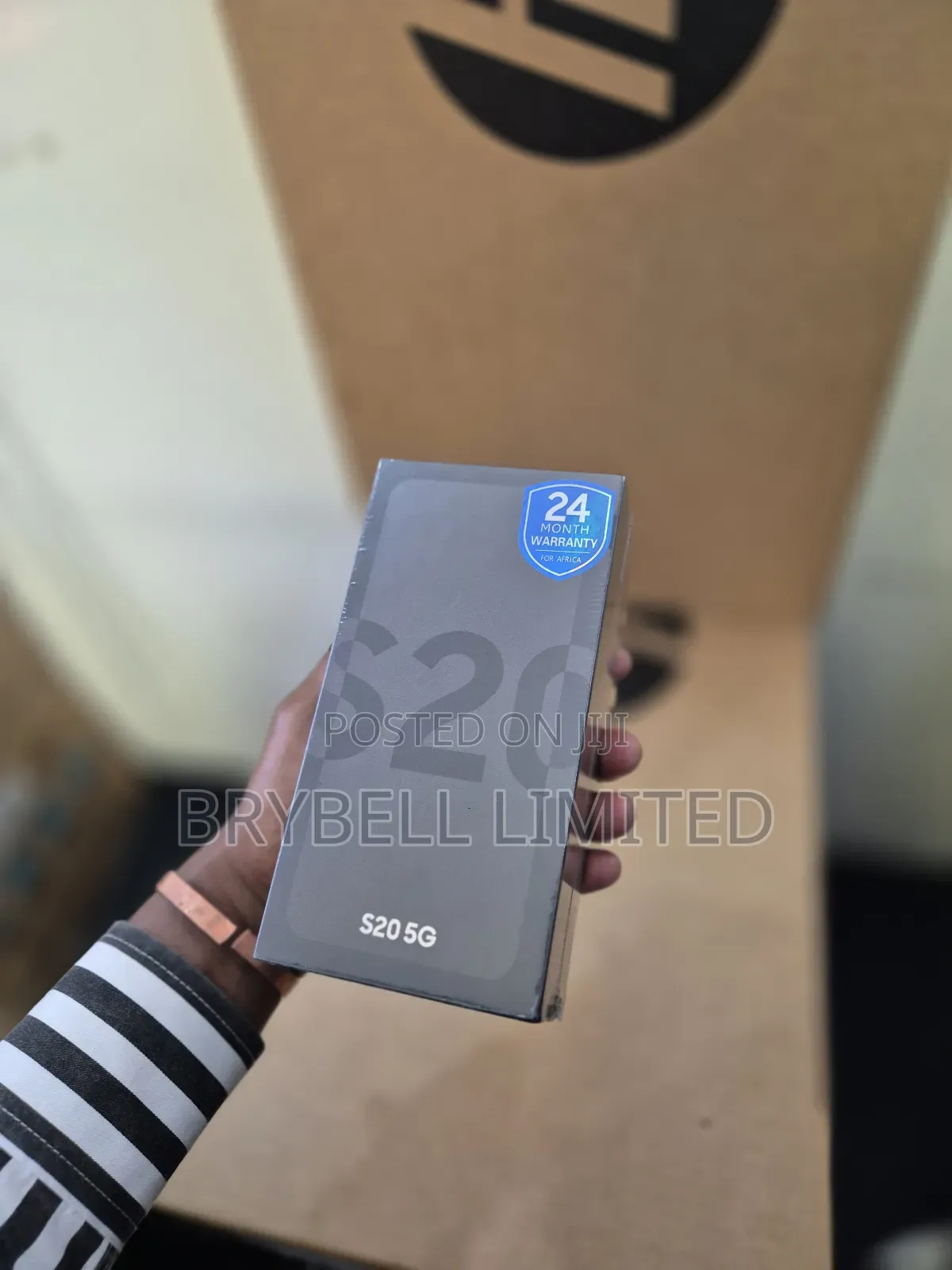 New Samsung Galaxy S20 128 GB Blue