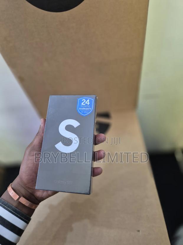 New Samsung Galaxy S22 5G 256 GB White - main view