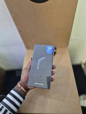 New Samsung Galaxy Z Flip6 256 GB Blue - thumbnail 2