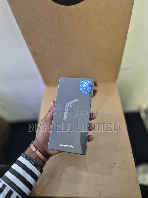 New Samsung Galaxy Z Flip6 256 GB Blue - main view