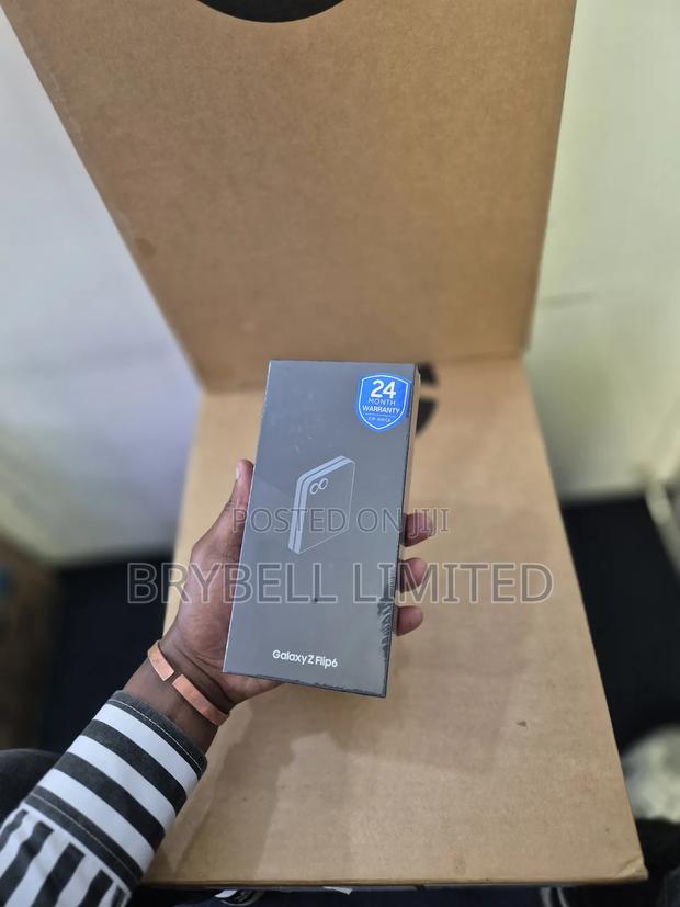 New Samsung Galaxy Z Flip6 256 GB Blue - thumbnail 3