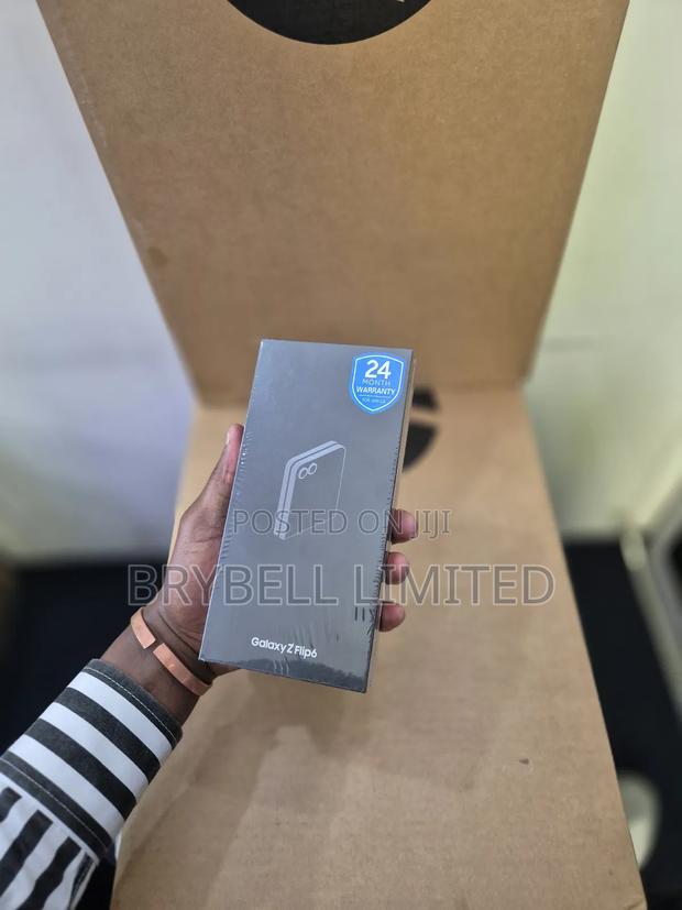 New Samsung Galaxy Z Flip6 256 GB Silver - thumbnail 5