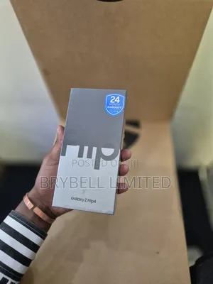 New Samsung Galaxy Z Flip4 256 GB Purple