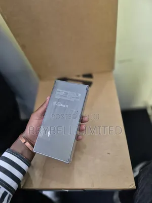 New Samsung Galaxy Z Flip3 5G 256 GB Purple